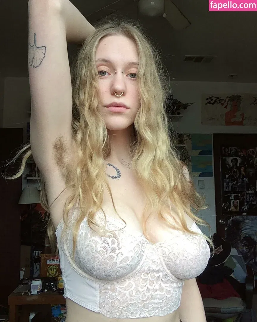 bigtiddiewerekitty Onlyfans Photo Gallery 