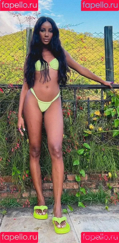 Camilla De Lucas Onlyfans Photo Gallery 