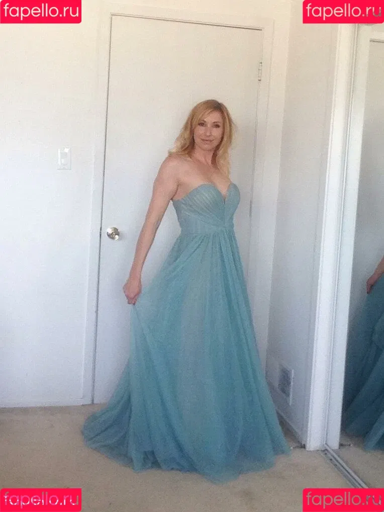 Kari Byron Onlyfans Photo Gallery 