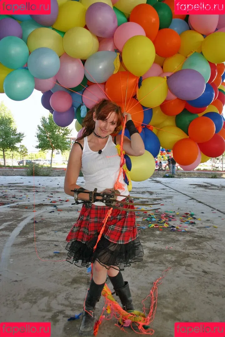 Kari Byron Onlyfans Photo Gallery 