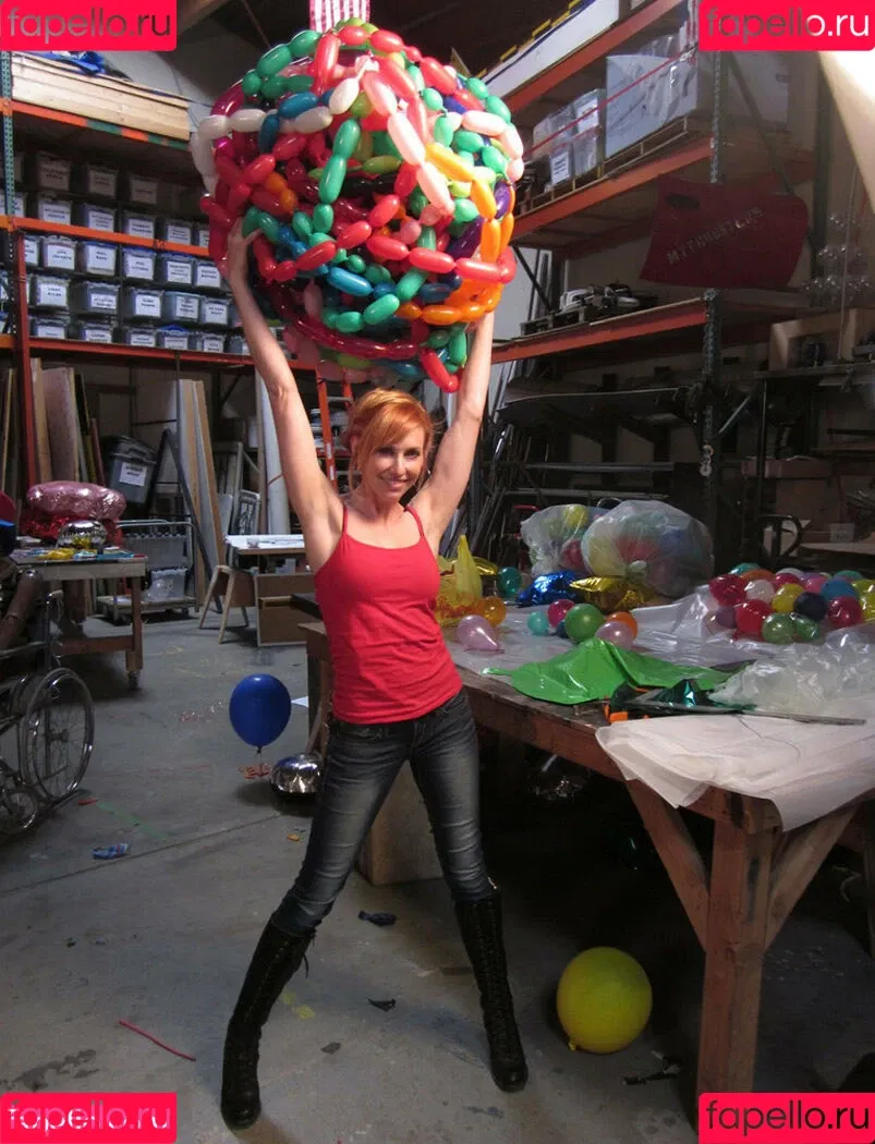 Kari Byron Onlyfans Photo Gallery 