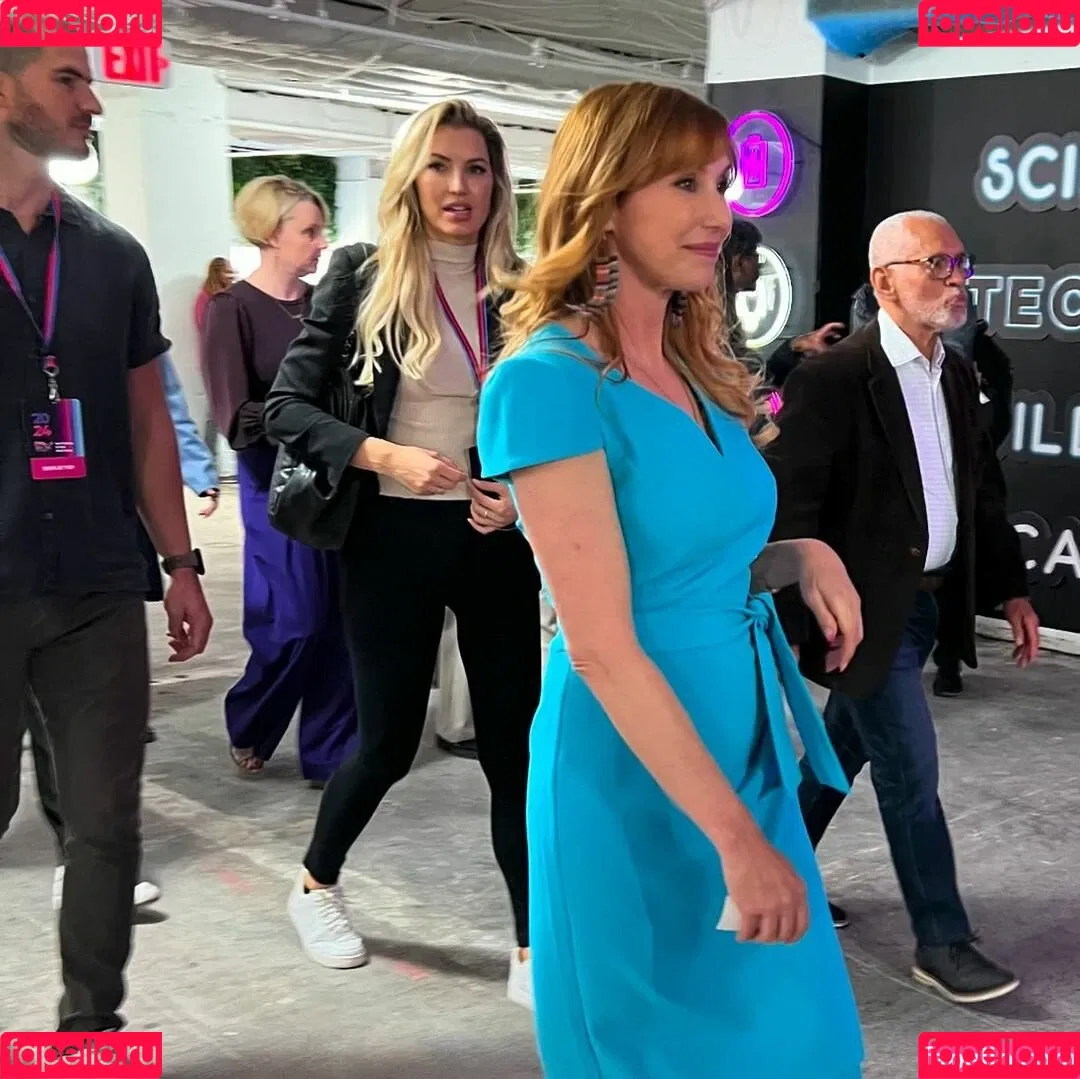 Kari Byron Onlyfans Photo Gallery 