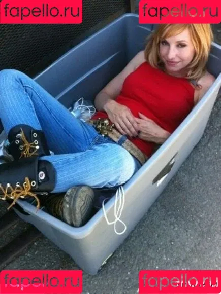 Kari Byron Onlyfans Photo Gallery 