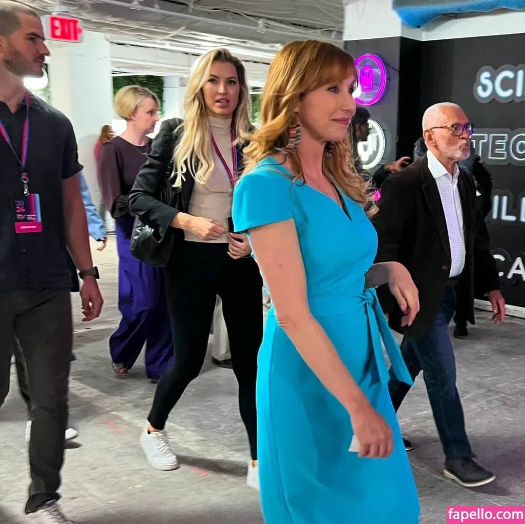 Kari Byron Onlyfans Photo Gallery 