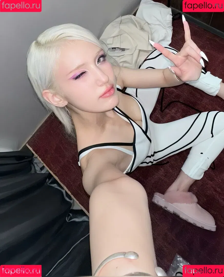 Jeon Somi Onlyfans Photo Gallery 