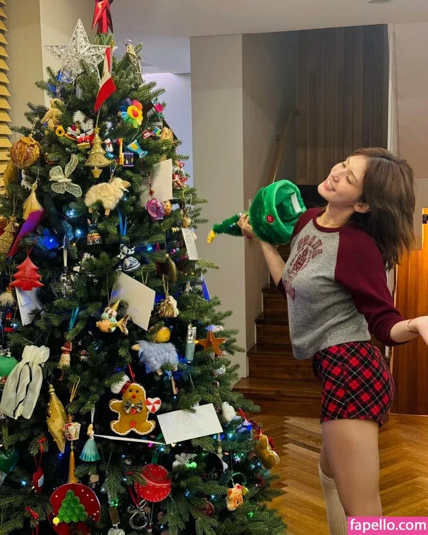 Jeon Somi Onlyfans Photo Gallery 