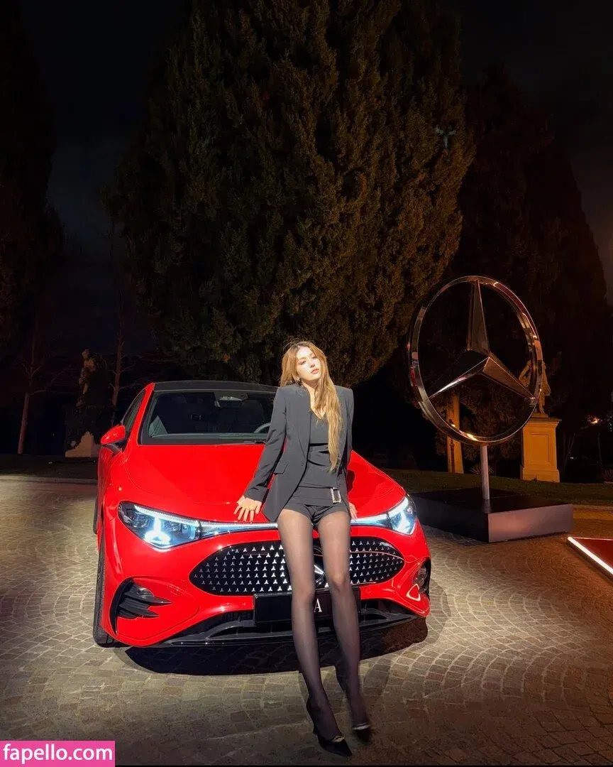 Jeon Somi Onlyfans Photo Gallery 