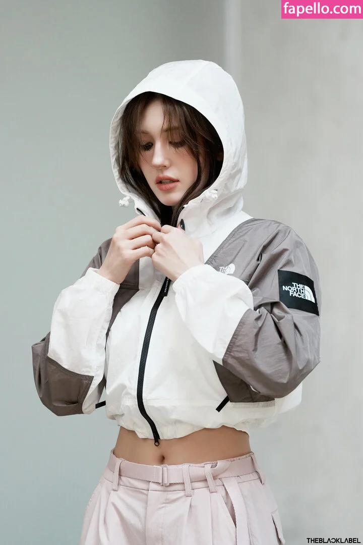 Jeon Somi Onlyfans Photo Gallery 