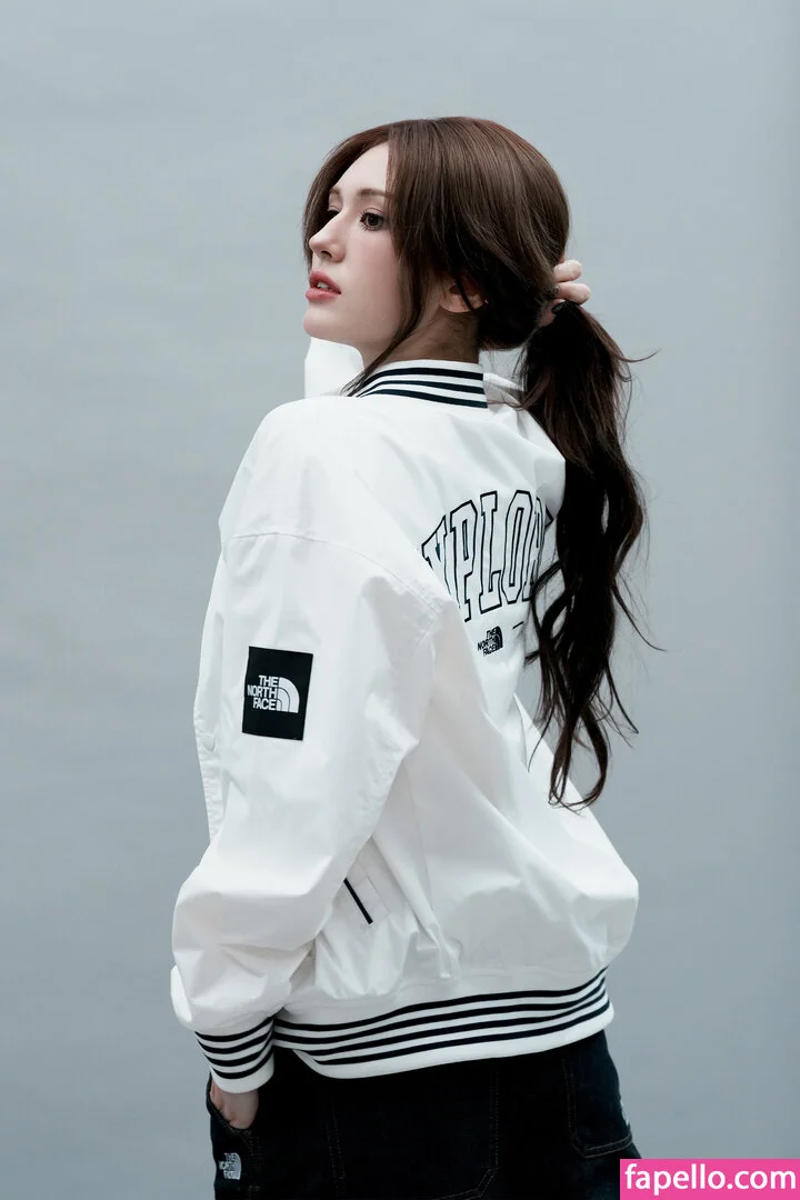 Jeon Somi Onlyfans Photo Gallery 