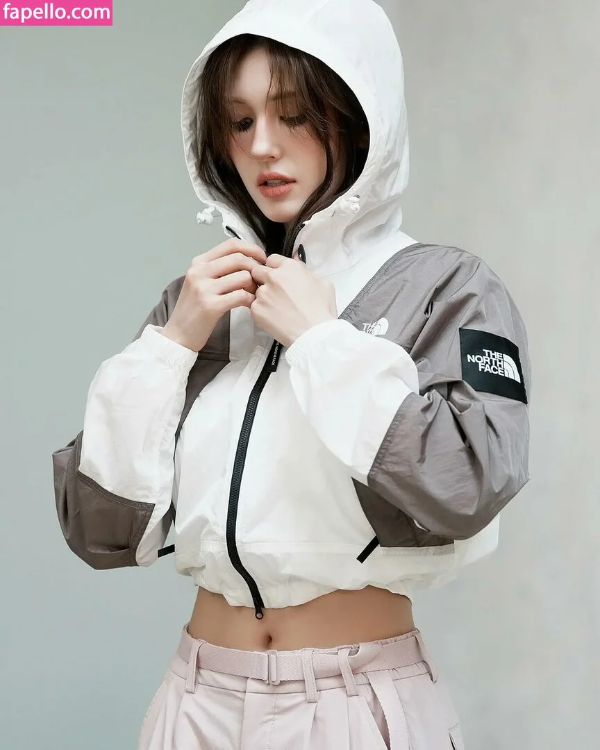 Jeon Somi Onlyfans Photo Gallery 