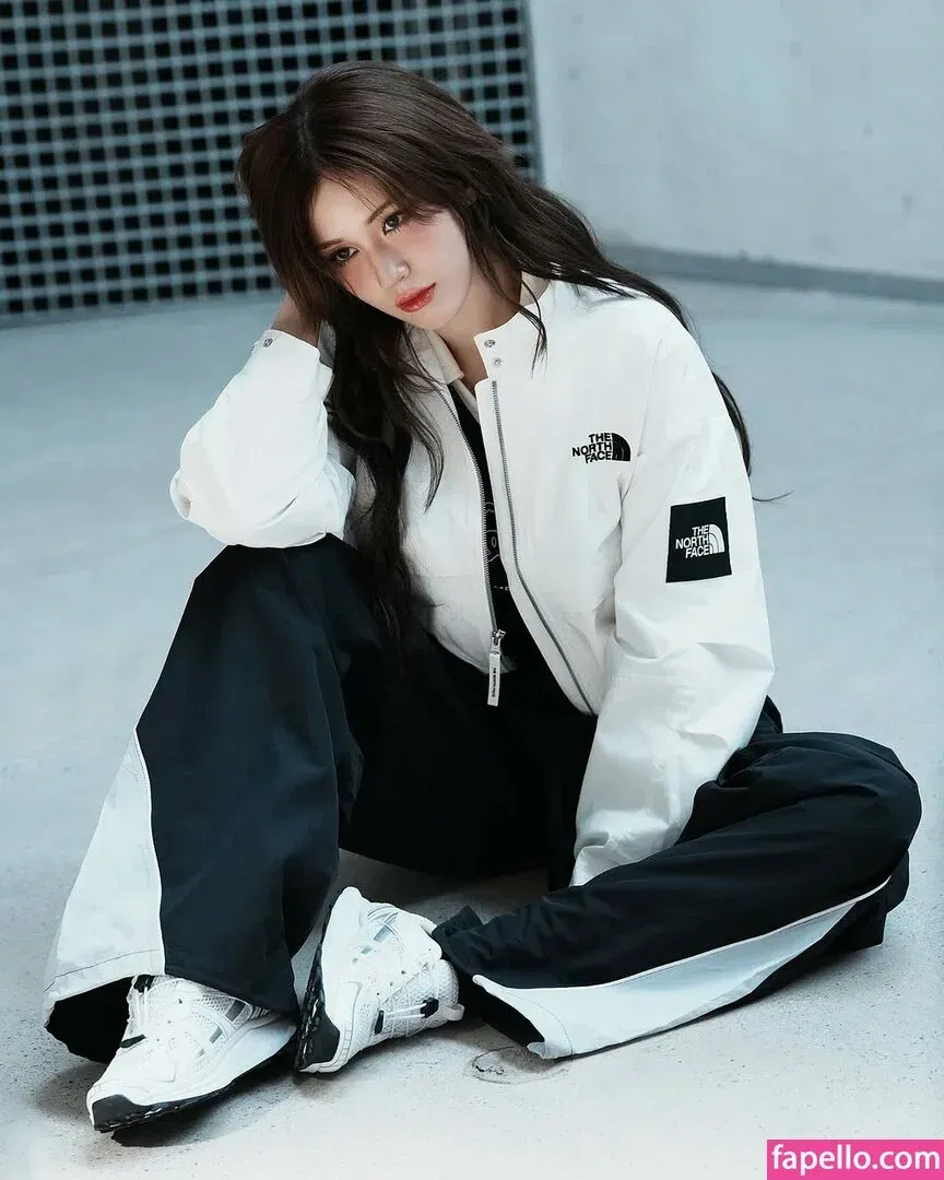 Jeon Somi Onlyfans Photo Gallery 