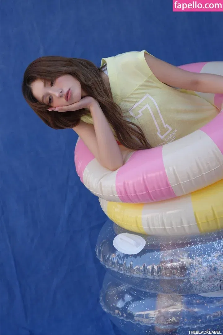 Jeon Somi Onlyfans Photo Gallery 