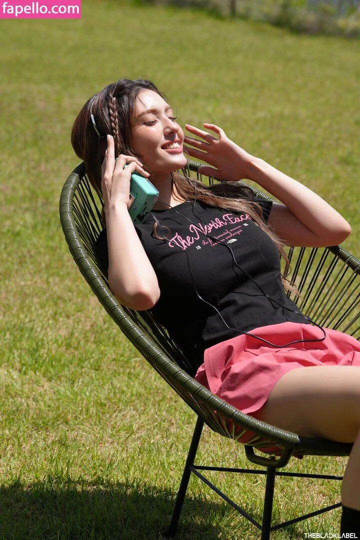 Jeon Somi Onlyfans Photo Gallery 