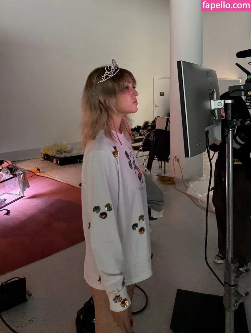 Jeon Somi Onlyfans Photo Gallery 