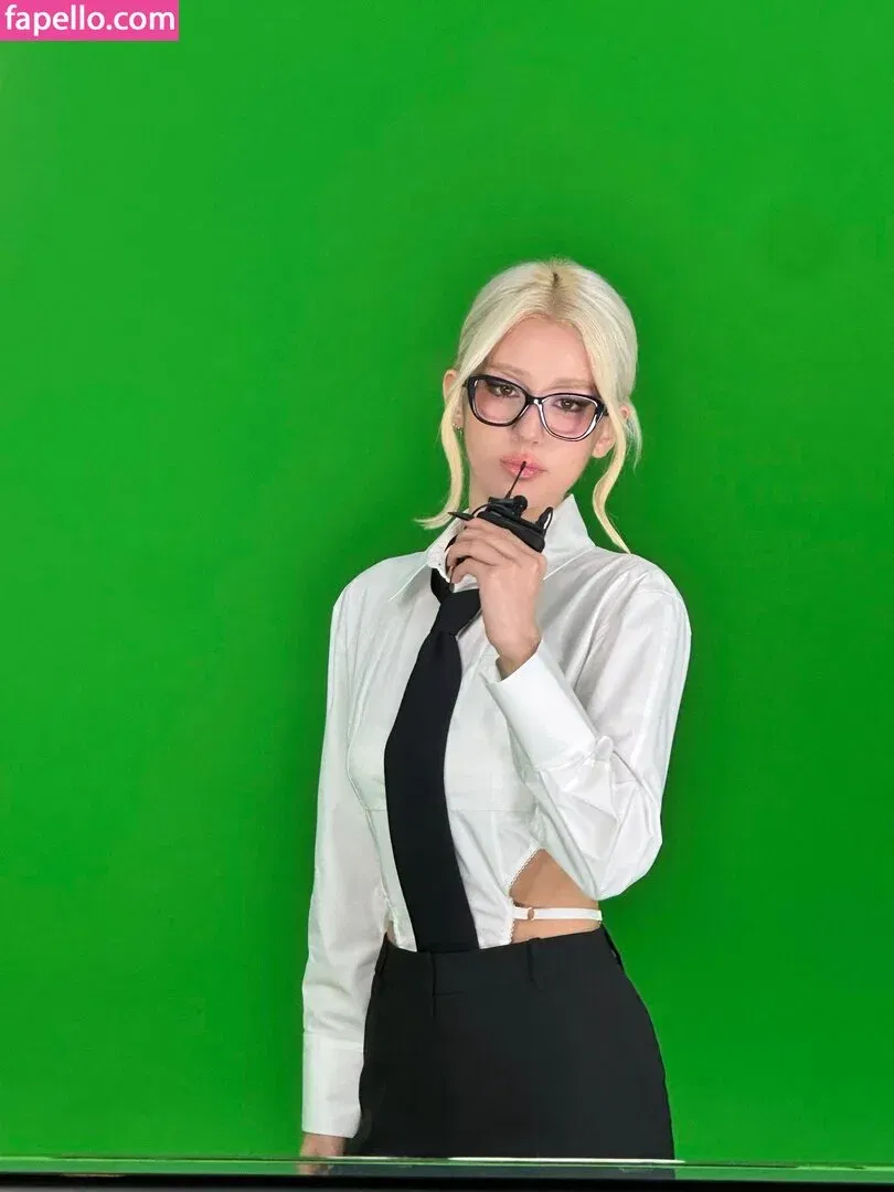 Jeon Somi Onlyfans Photo Gallery 