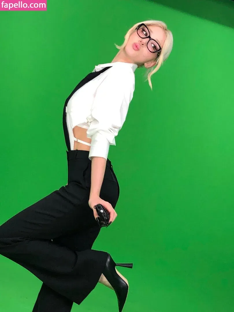 Jeon Somi Onlyfans Photo Gallery 