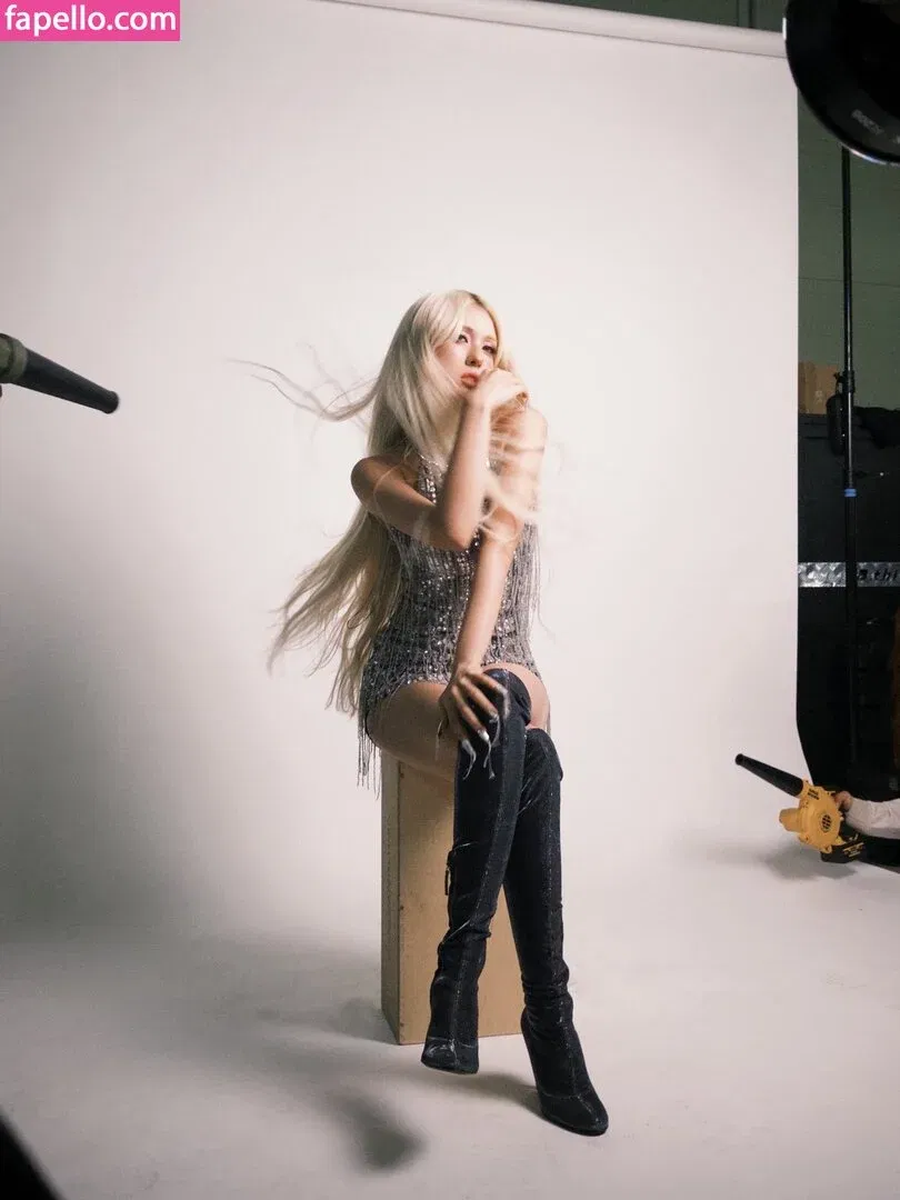 Jeon Somi Onlyfans Photo Gallery 