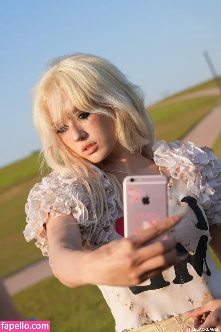 Jeon Somi Onlyfans Photo Gallery 