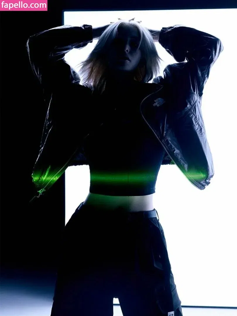 Jeon Somi Onlyfans Photo Gallery 