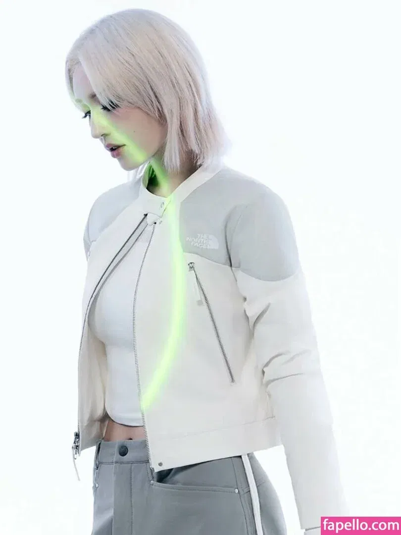 Jeon Somi Onlyfans Photo Gallery 