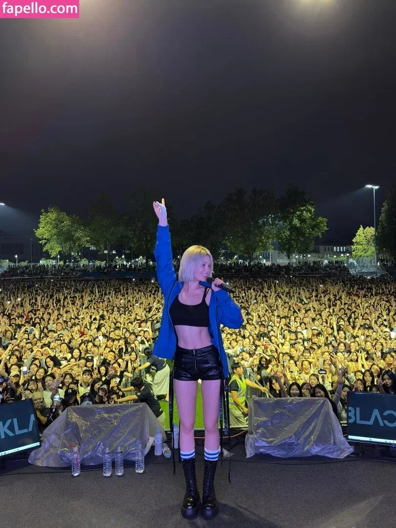 Jeon Somi Onlyfans Photo Gallery 