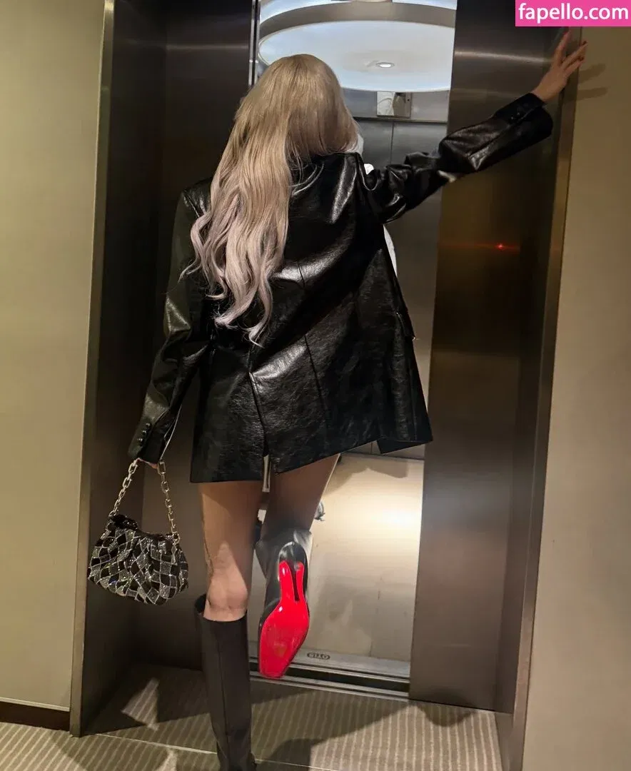 Jeon Somi Onlyfans Photo Gallery 