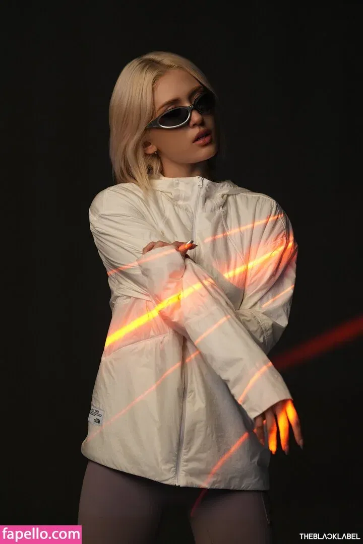 Jeon Somi Onlyfans Photo Gallery 