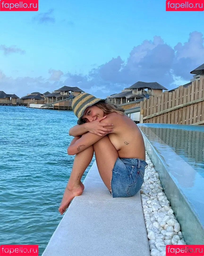 Sasha Meneghel Onlyfans Photo Gallery 