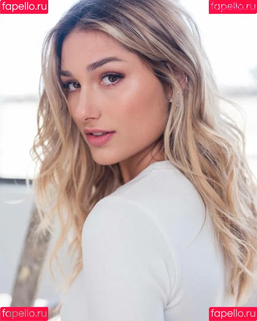 Sasha Meneghel Onlyfans Photo Gallery 