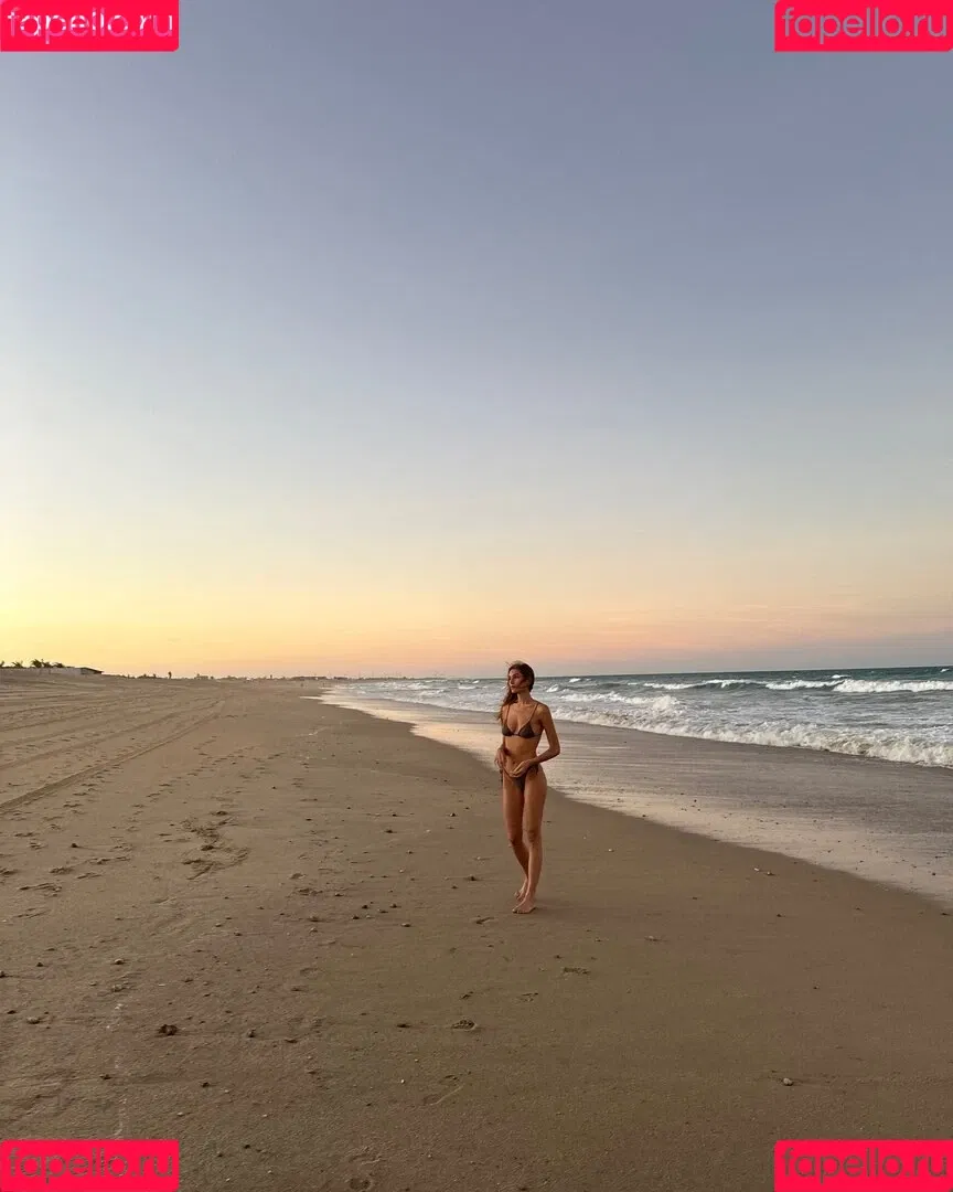 Sasha Meneghel Onlyfans Photo Gallery 