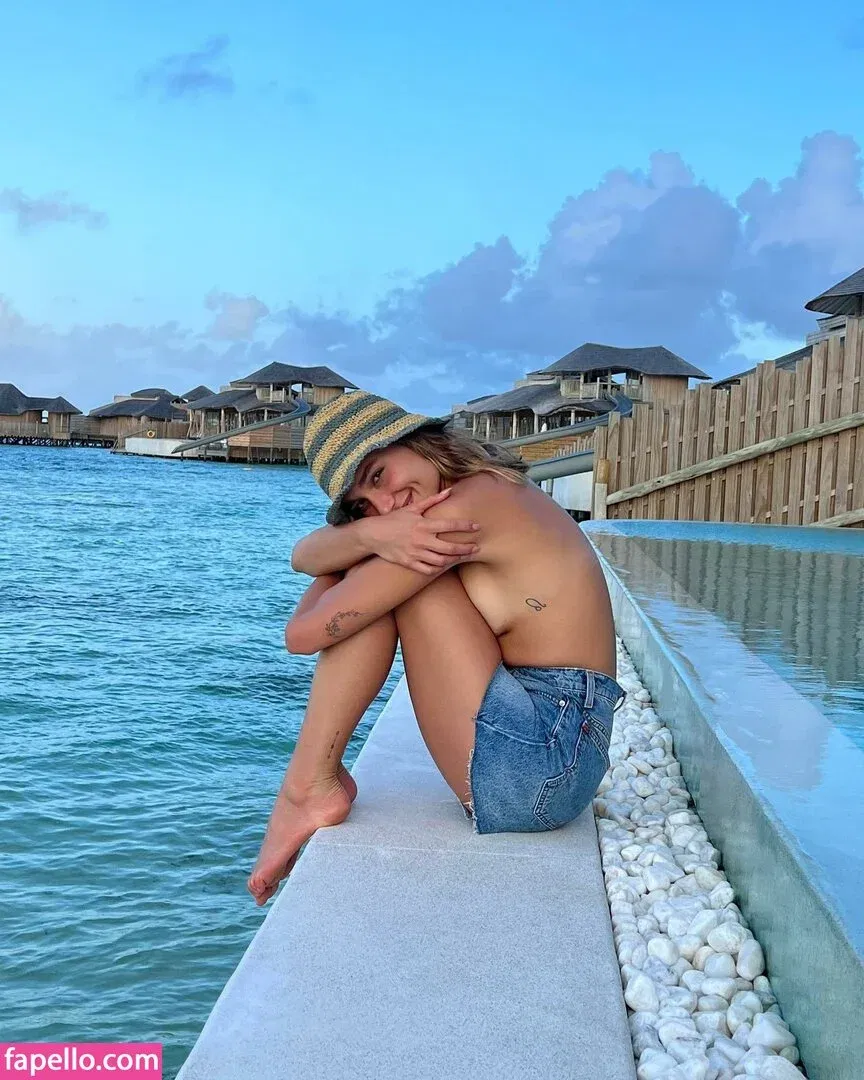 Sasha Meneghel Onlyfans Photo Gallery 