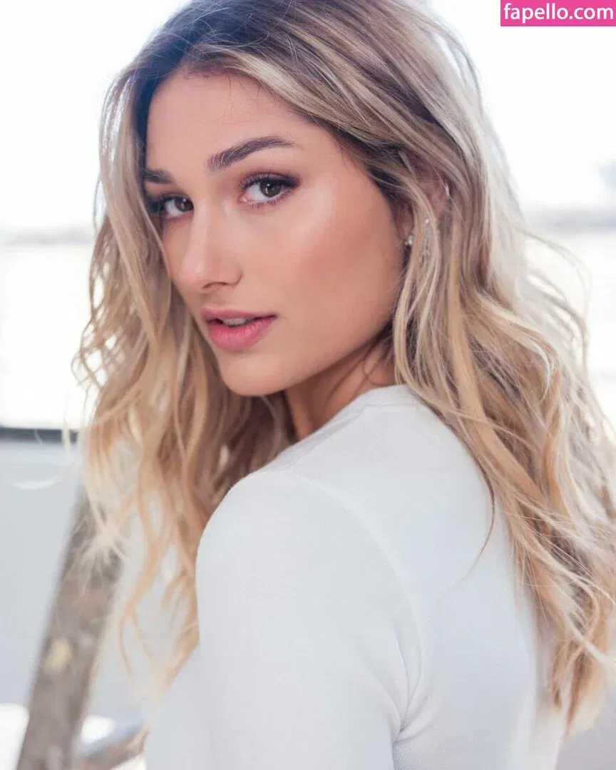 Sasha Meneghel Onlyfans Photo Gallery 