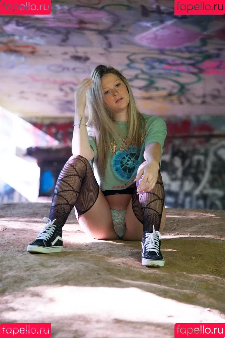 Nikkole Scott Onlyfans Photo Gallery 