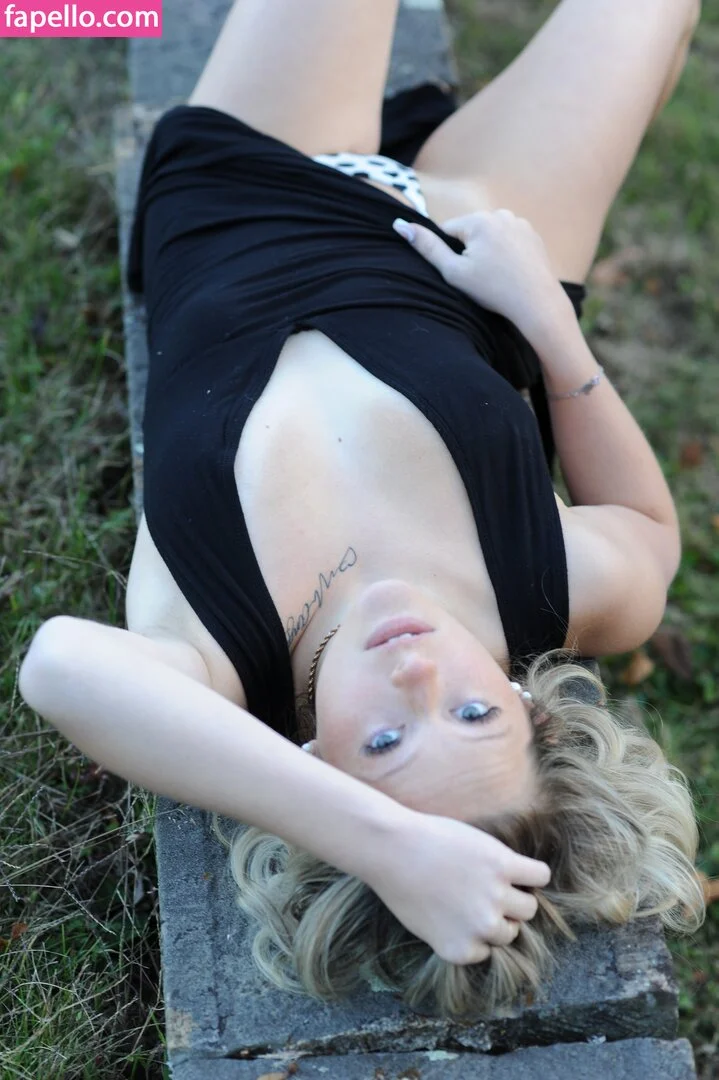 Nikkole Scott Onlyfans Photo Gallery 