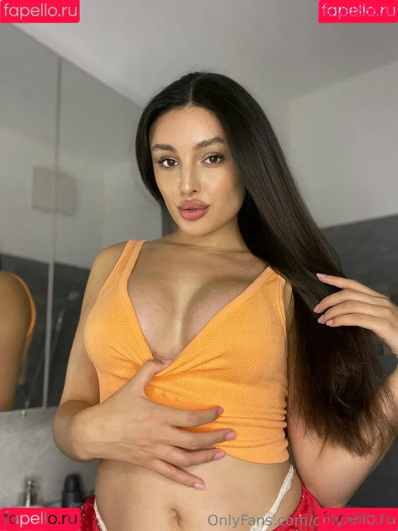 onlyemiliaa Onlyfans Photo Gallery 