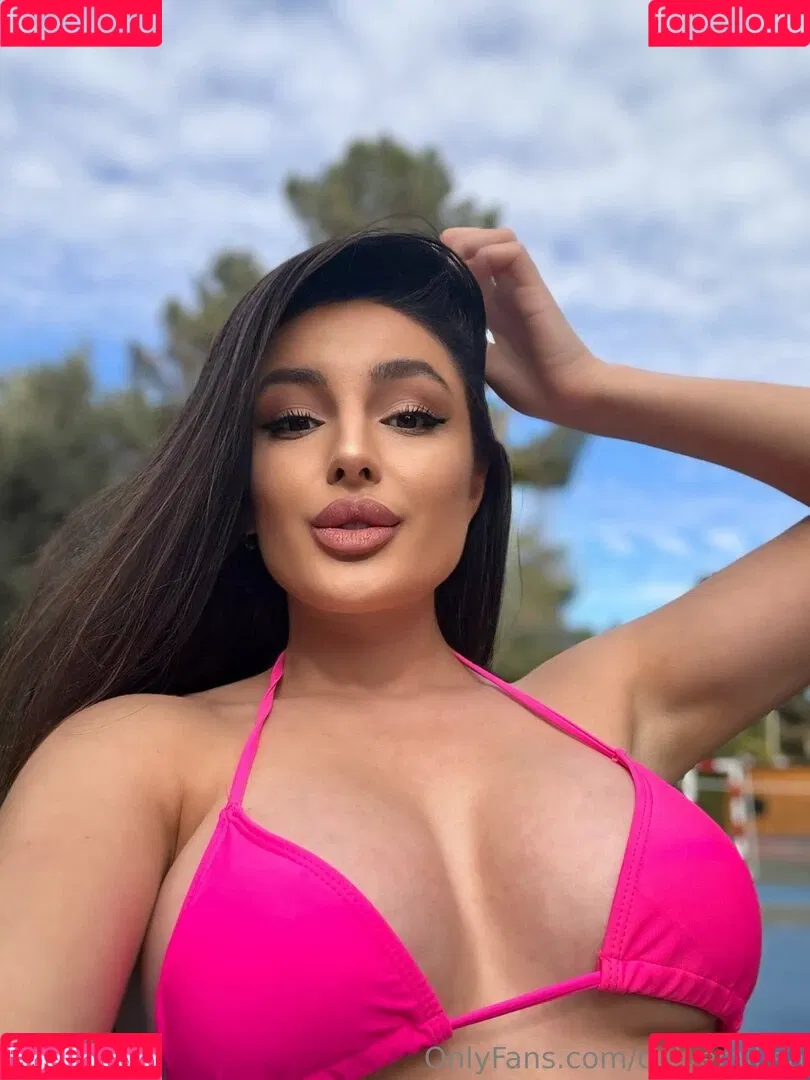 onlyemiliaa Onlyfans Photo Gallery 