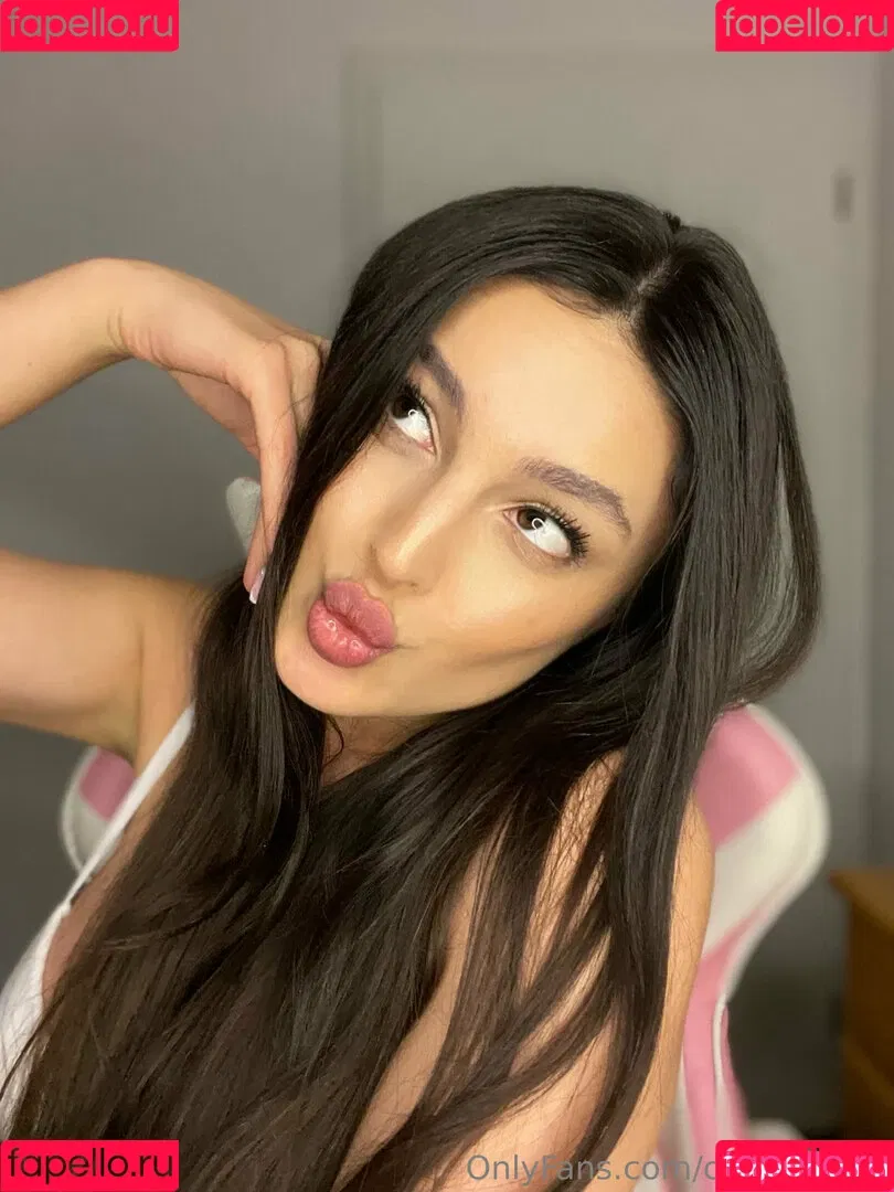 onlyemiliaa Onlyfans Photo Gallery 