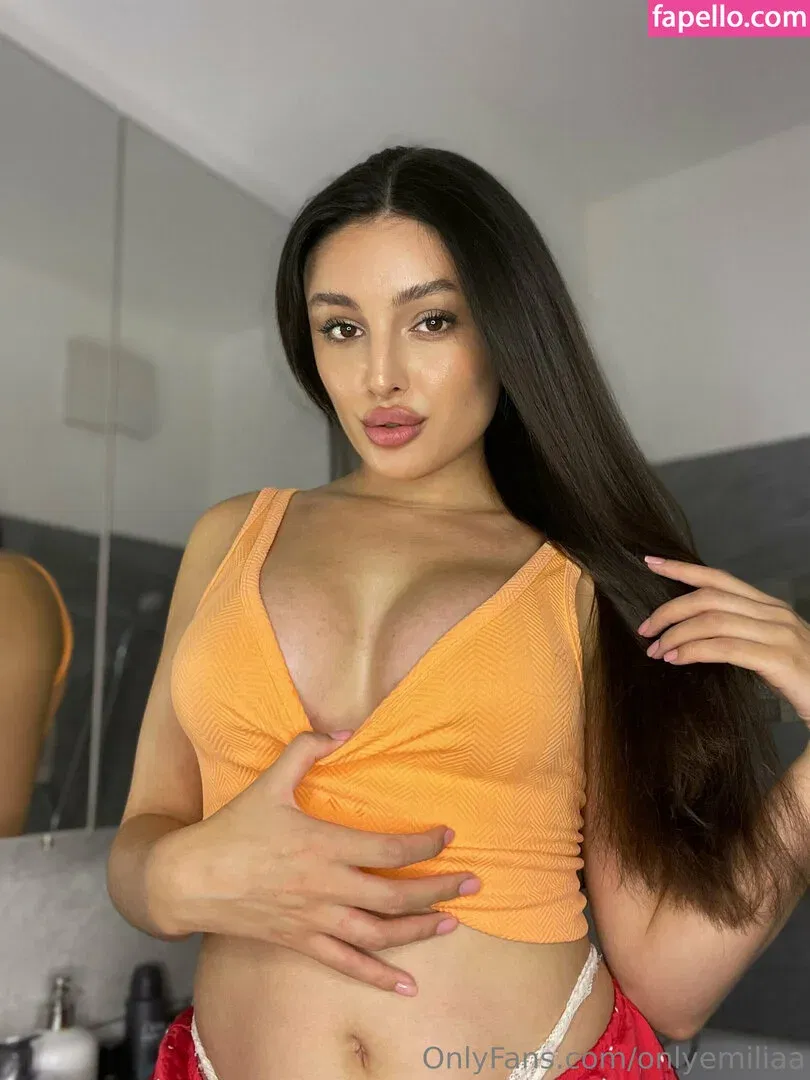 onlyemiliaa Onlyfans Photo Gallery 