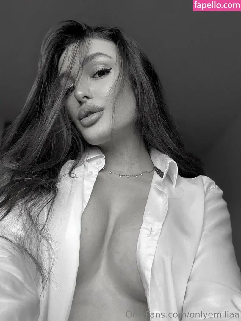 onlyemiliaa Onlyfans Photo Gallery 