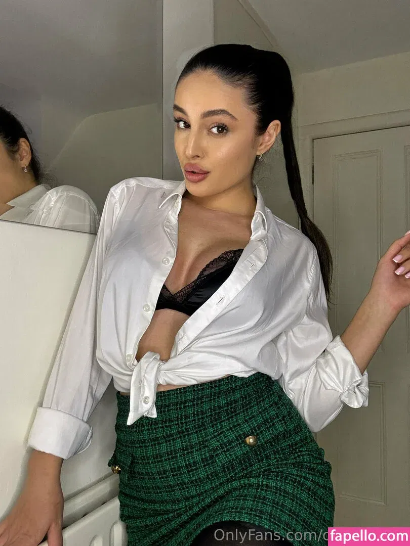 onlyemiliaa Onlyfans Photo Gallery 