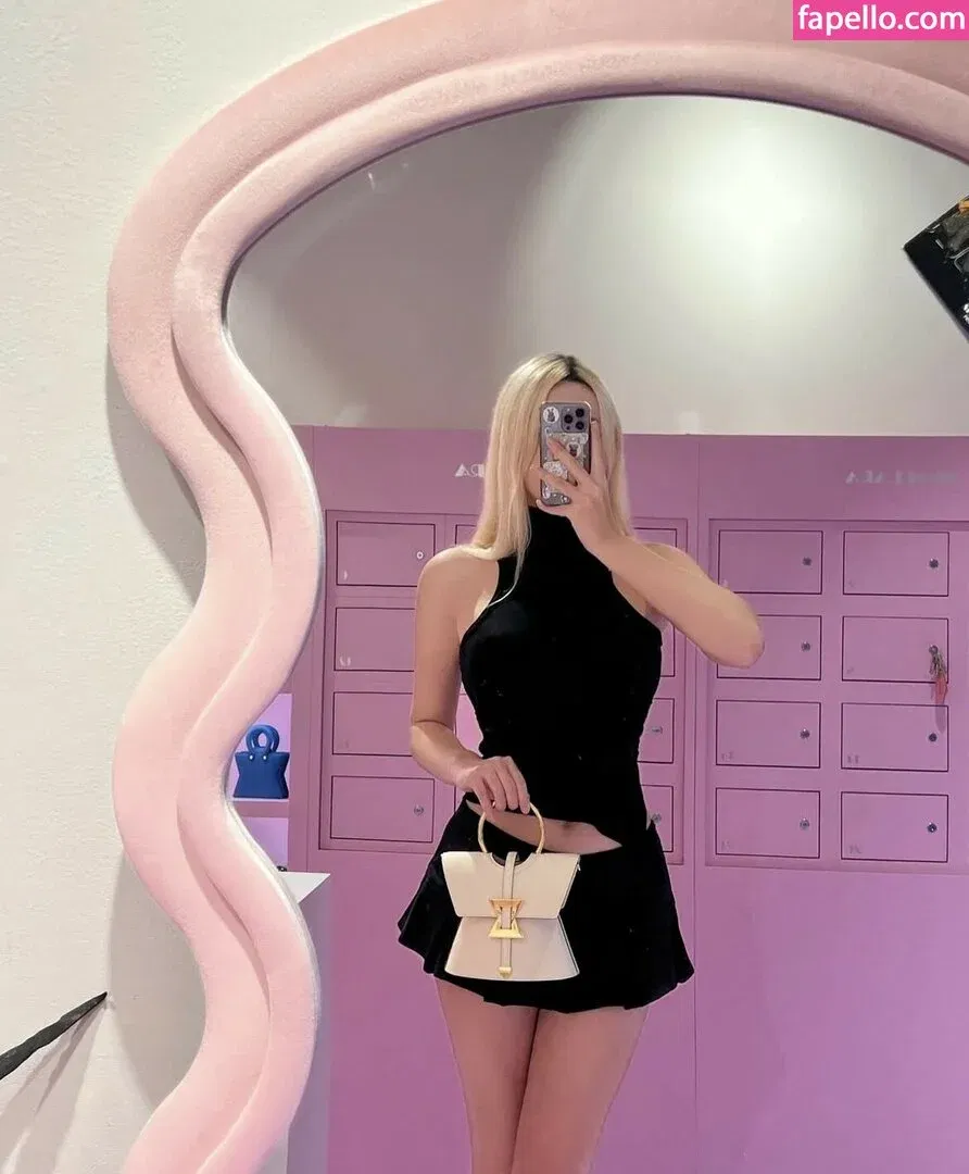 seon_h_e Onlyfans Photo Gallery 