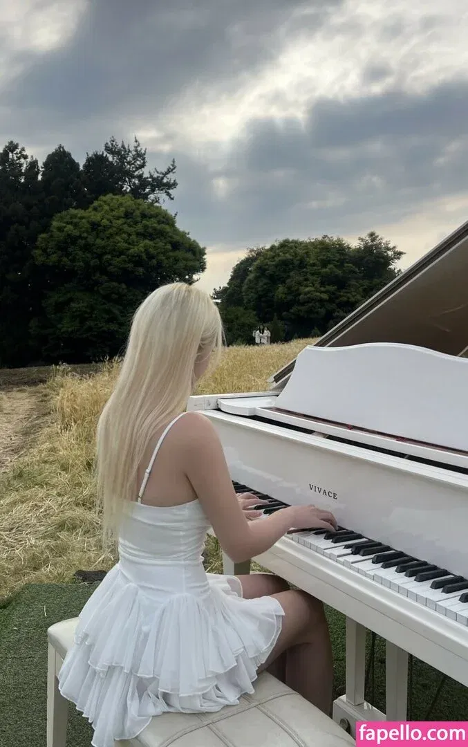 seon_h_e Onlyfans Photo Gallery 