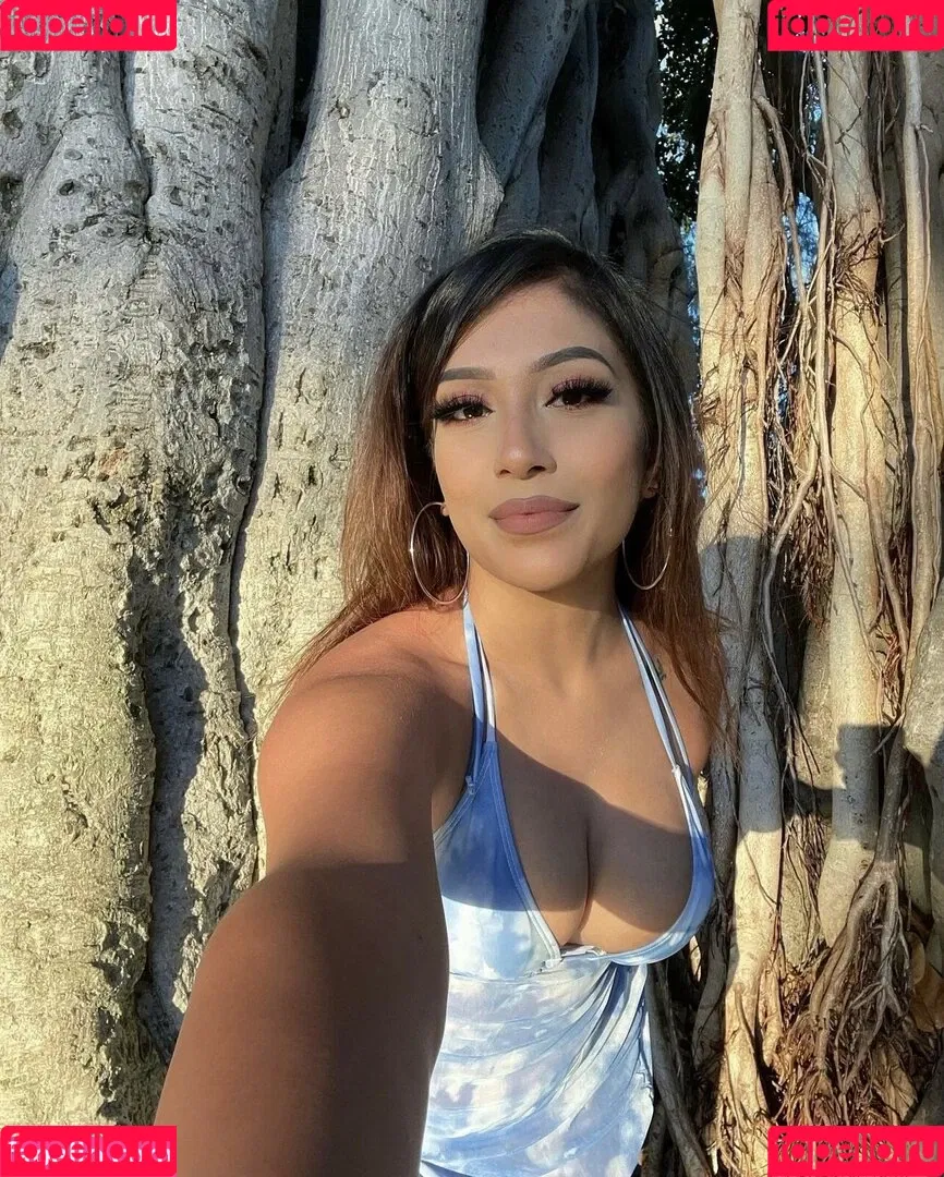 itsizziman | Iman "Izzy" Ramzan Onlyfans Photo Gallery 