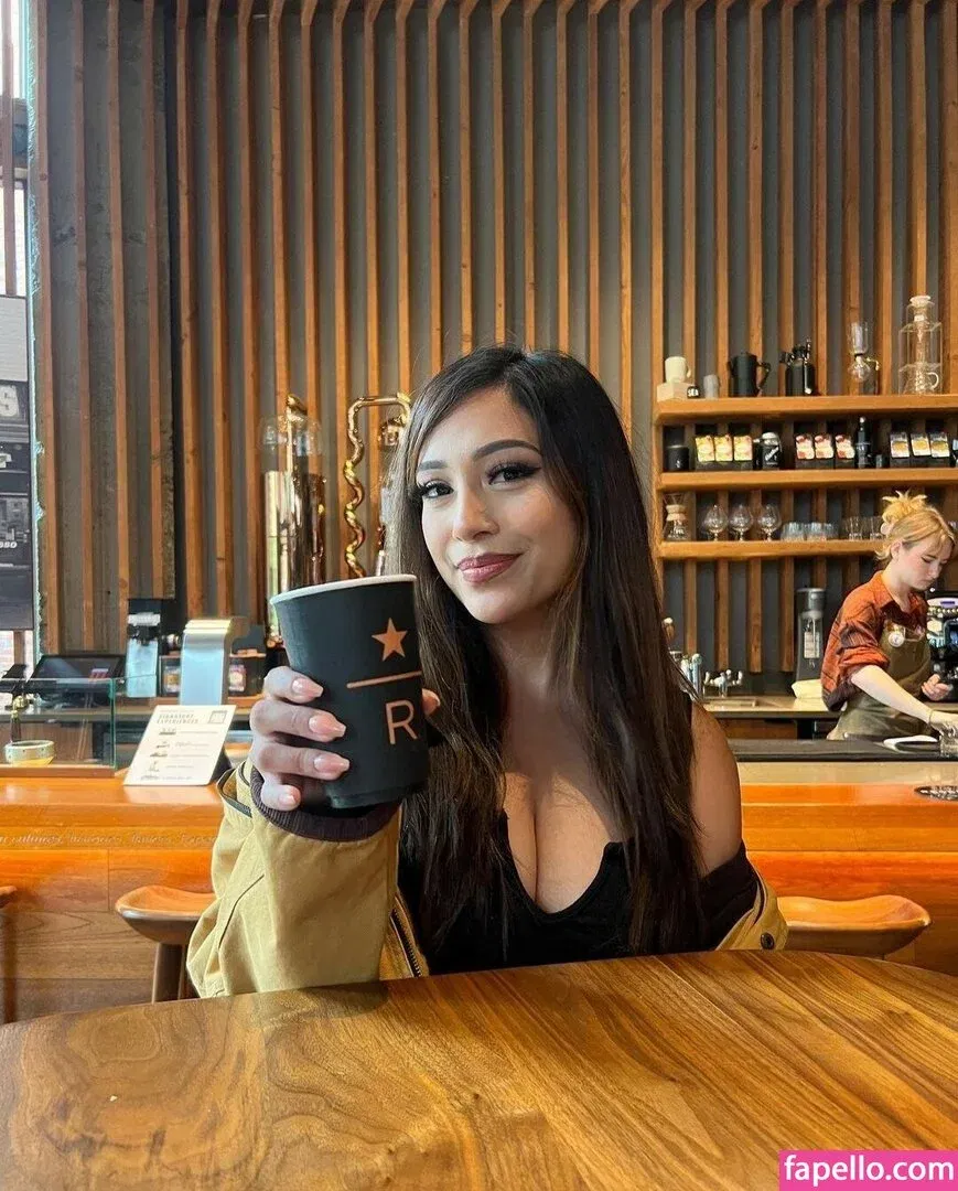 itsizziman | Iman "Izzy" Ramzan Onlyfans Photo Gallery 