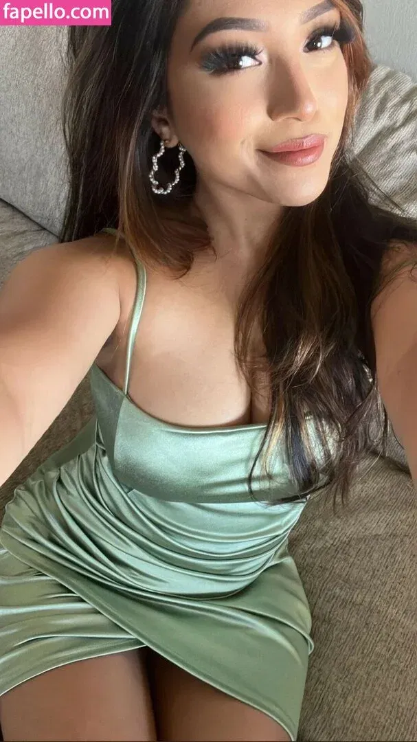 itsizziman | Iman "Izzy" Ramzan Onlyfans Photo Gallery 