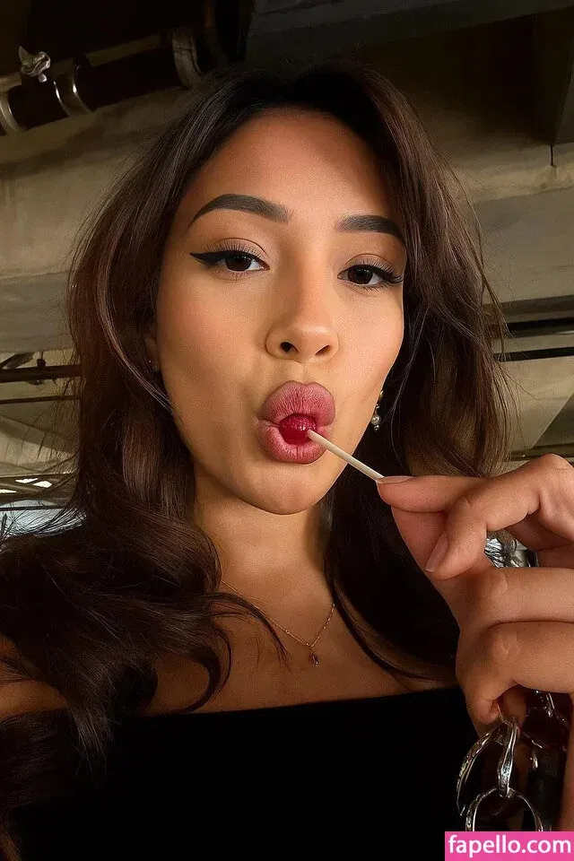 itsizziman | Iman "Izzy" Ramzan Onlyfans Photo Gallery 