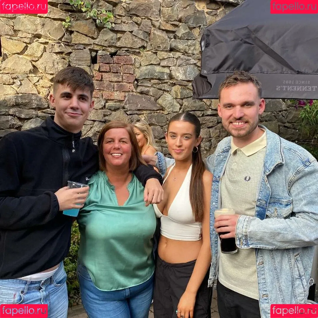 Lucy McCullough Onlyfans Photo Gallery 