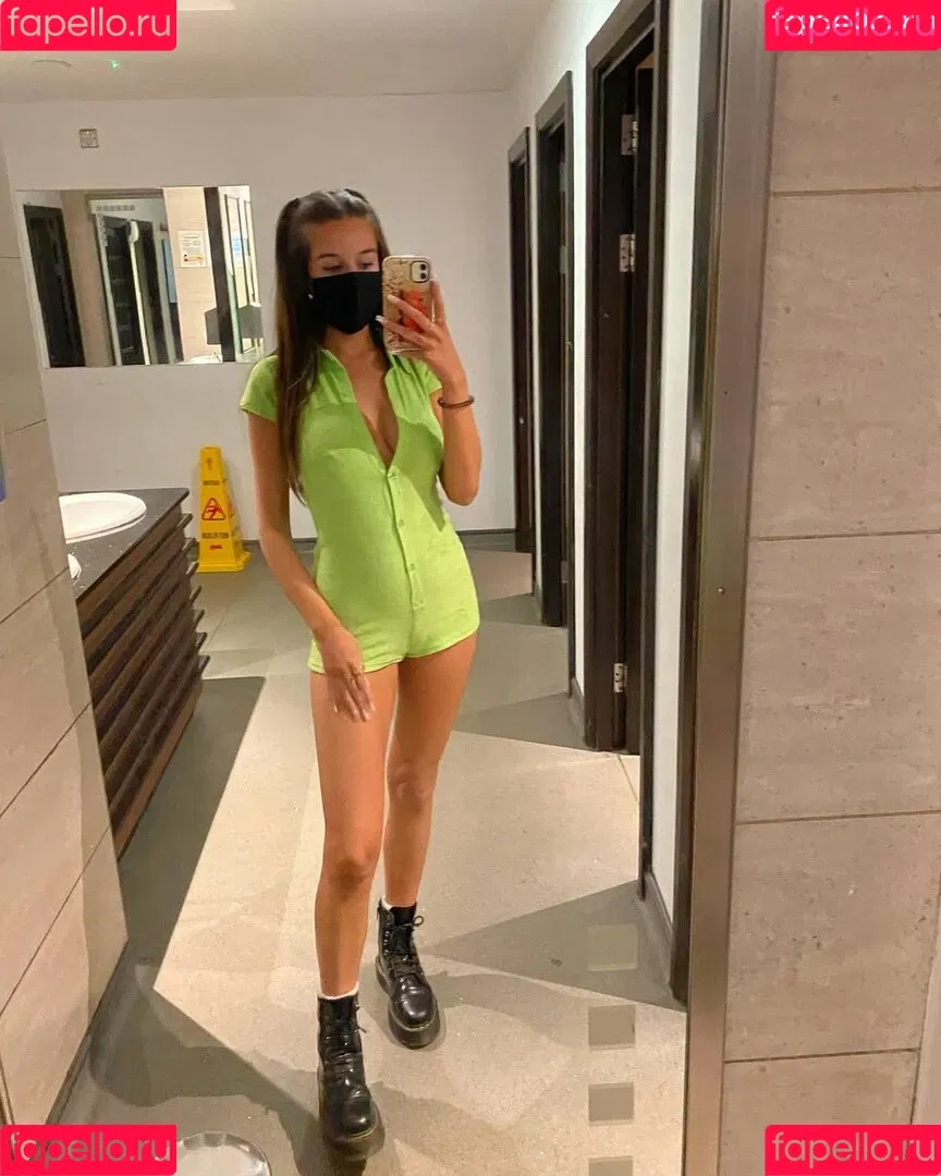 Lucy McCullough Onlyfans Photo Gallery 