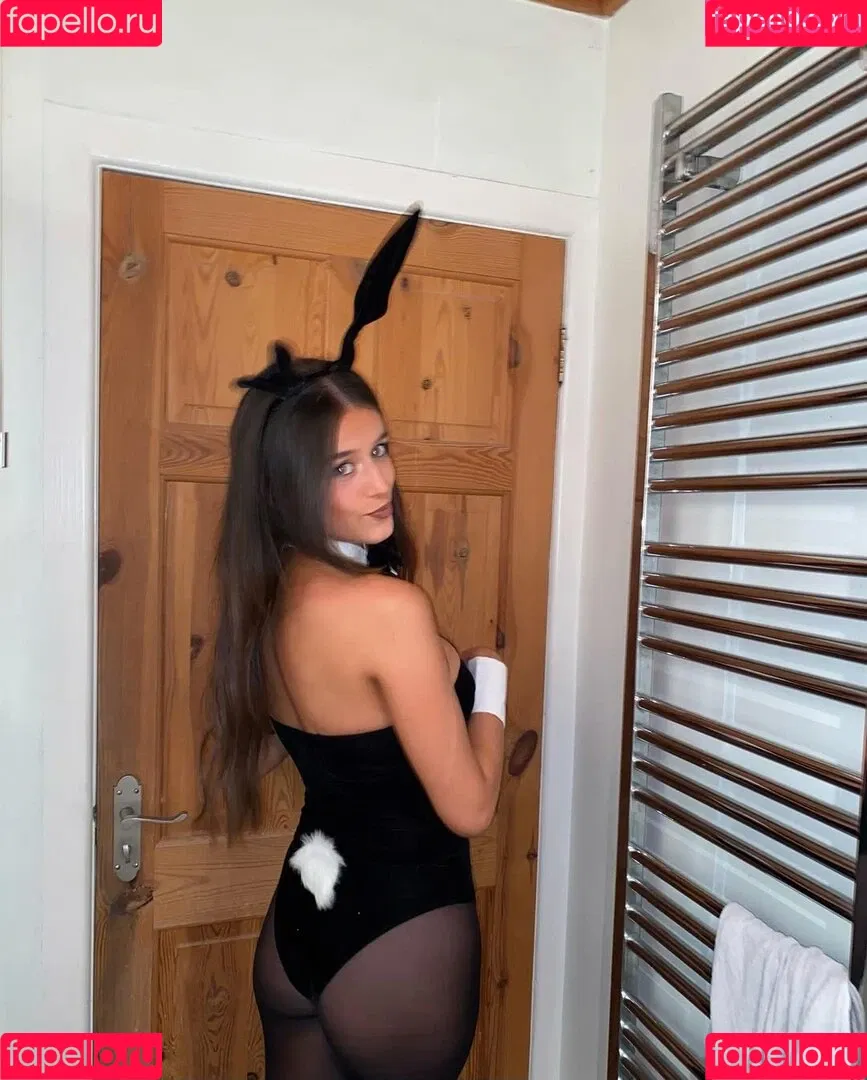 Lucy McCullough Onlyfans Photo Gallery 