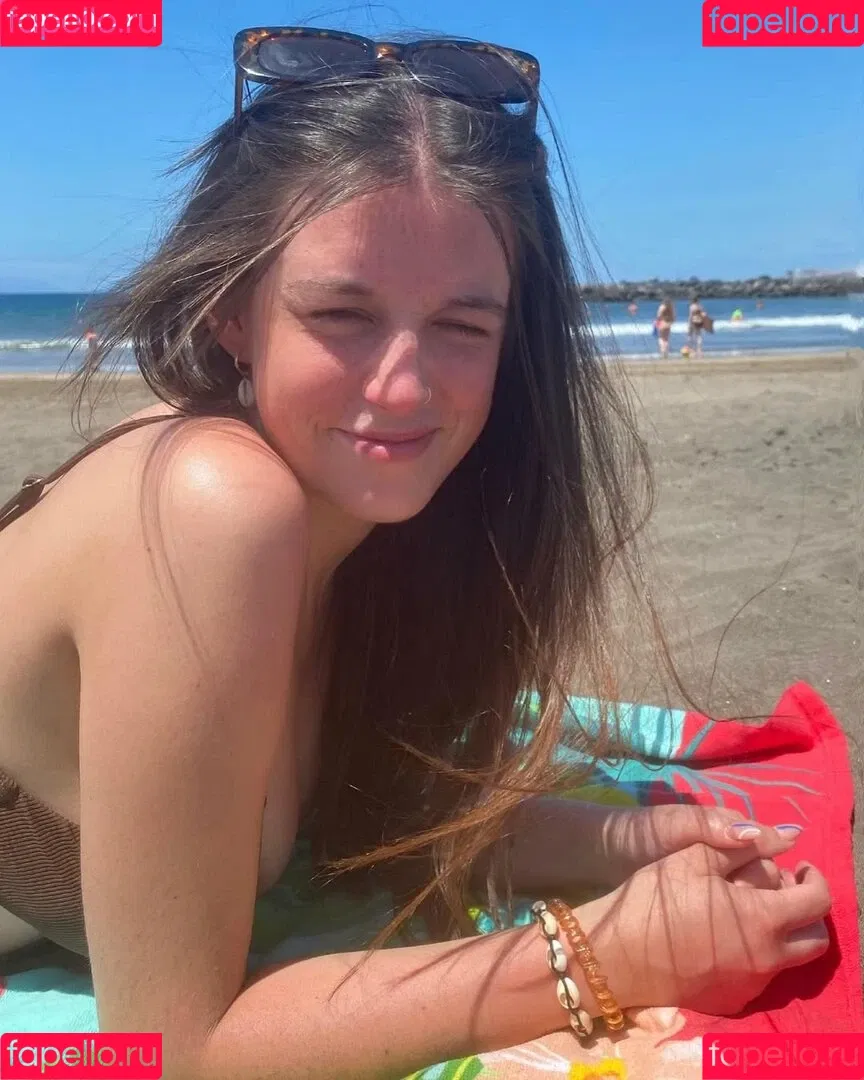 Lucy McCullough Onlyfans Photo Gallery 